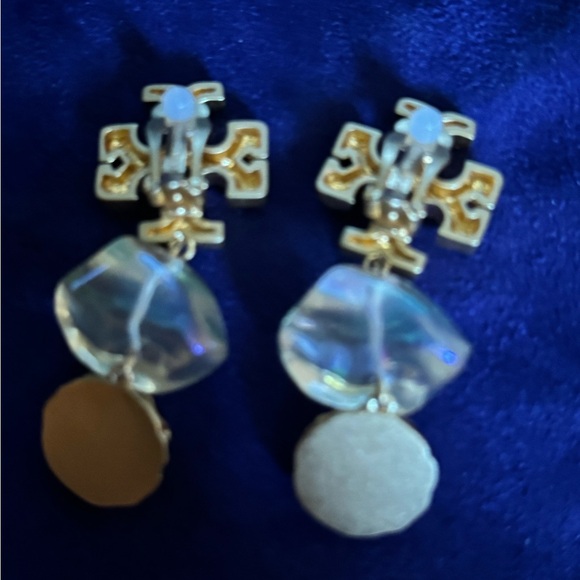 Absolutely gorgeous Tory Burch Clip on earrings. Like new condition! - Picture 3 of 3